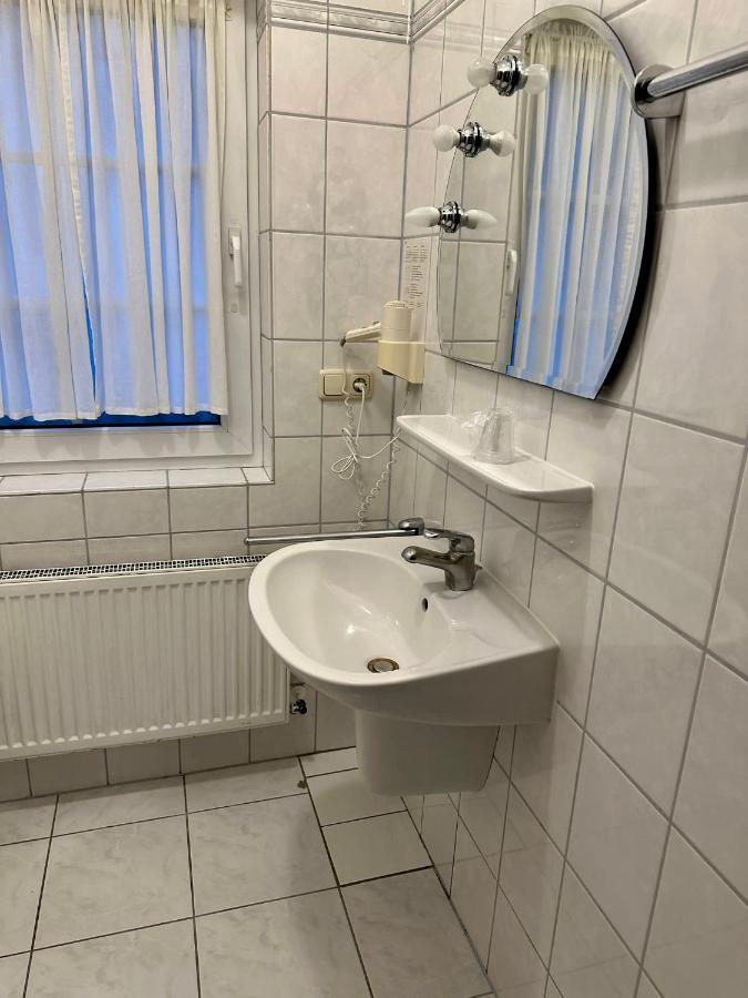 Hotel Landhaus Koeln 林德拉 外观 照片