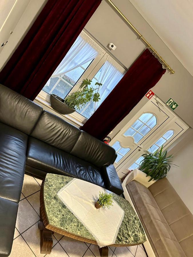Hotel Landhaus Koeln 林德拉 外观 照片
