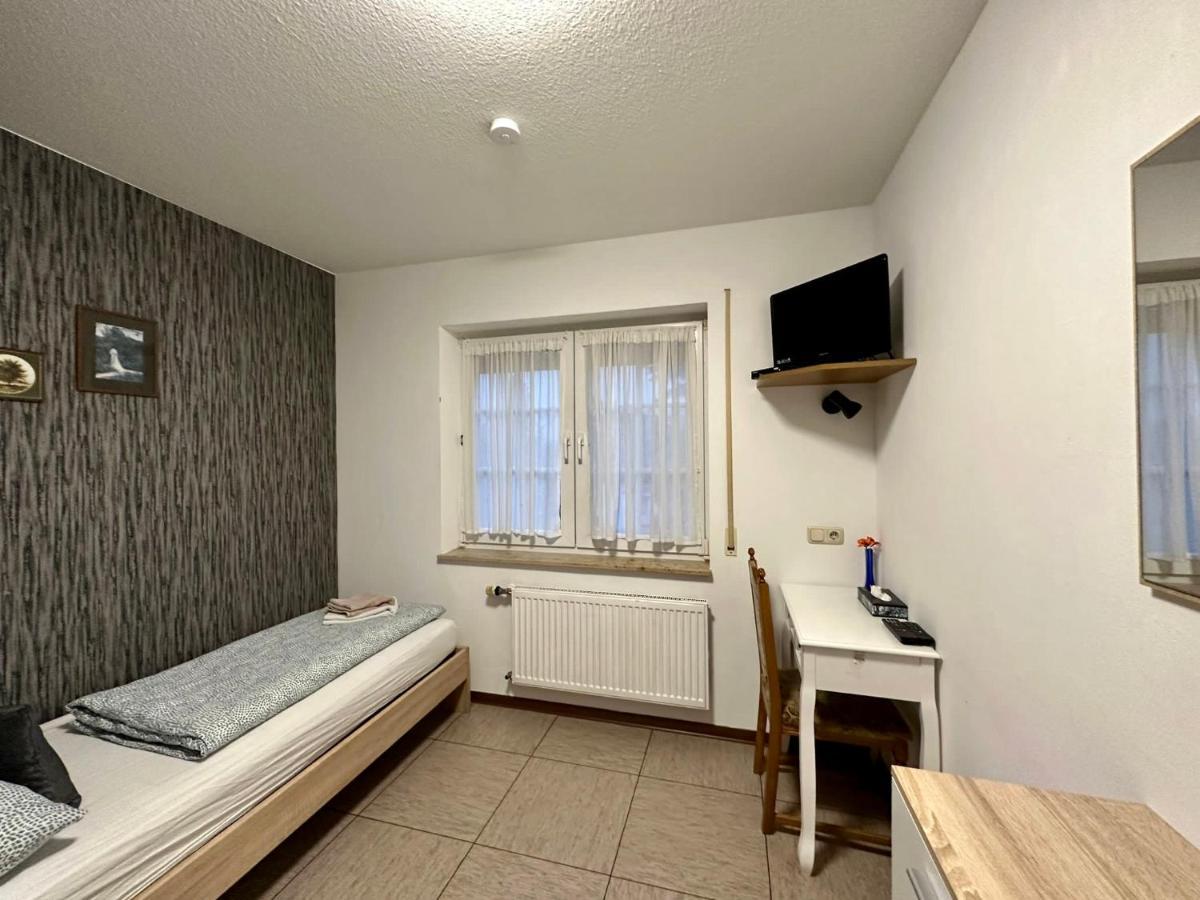 Hotel Landhaus Koeln 林德拉 外观 照片