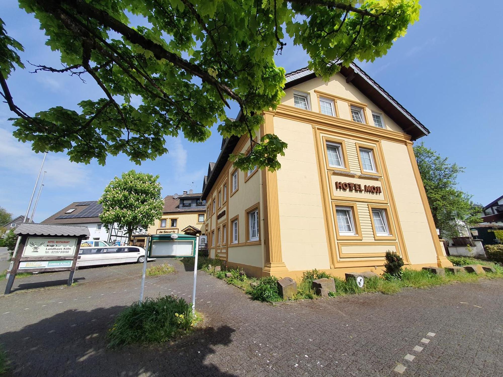 Hotel Landhaus Koeln 林德拉 外观 照片
