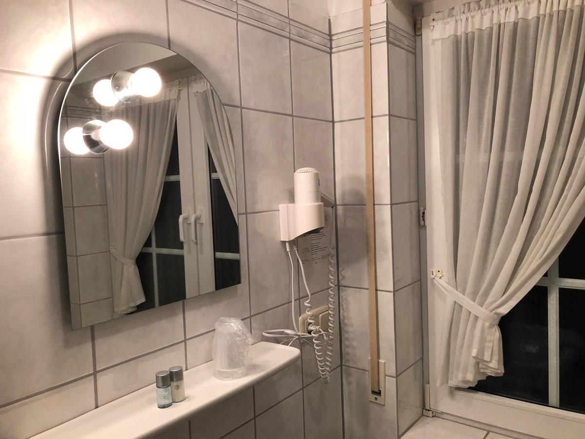 Hotel Landhaus Koeln 林德拉 外观 照片