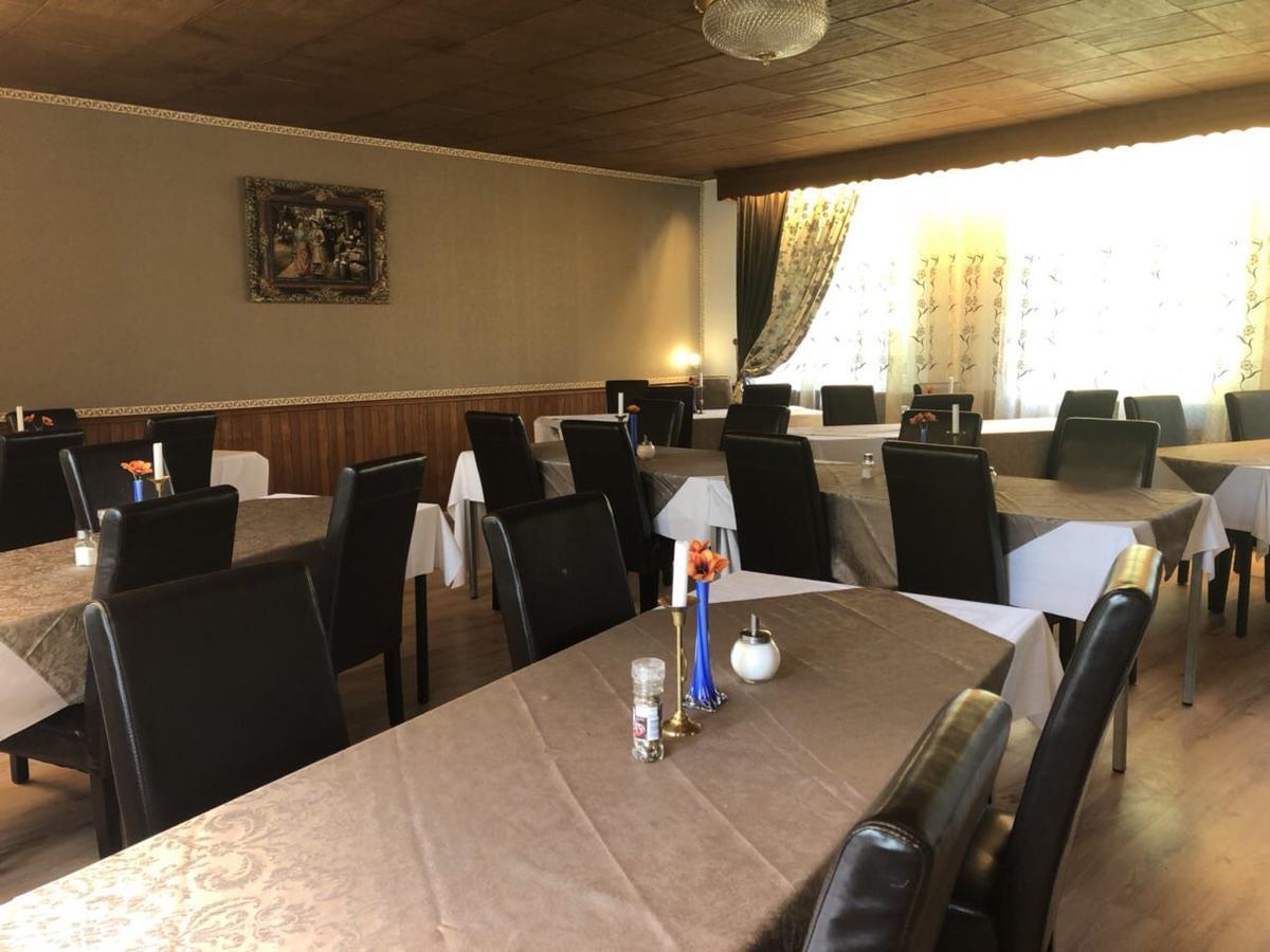 Hotel Landhaus Koeln 林德拉 外观 照片